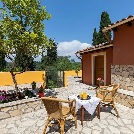 Lemon Tree House Ferienhaus Kouramádes